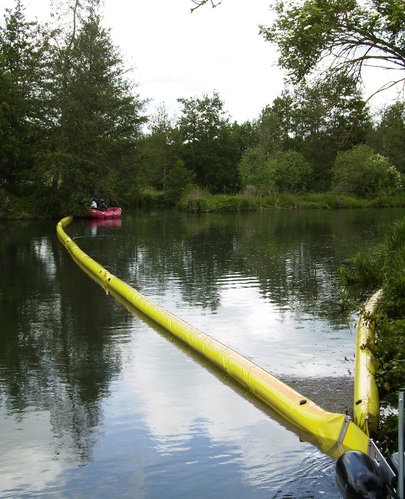 DENSORB Ölsperre AERO 350L, luftbefüllbar, 10 m, für Flüsse, Kanäle, Kläranlagen, Seen und Häfen - 1